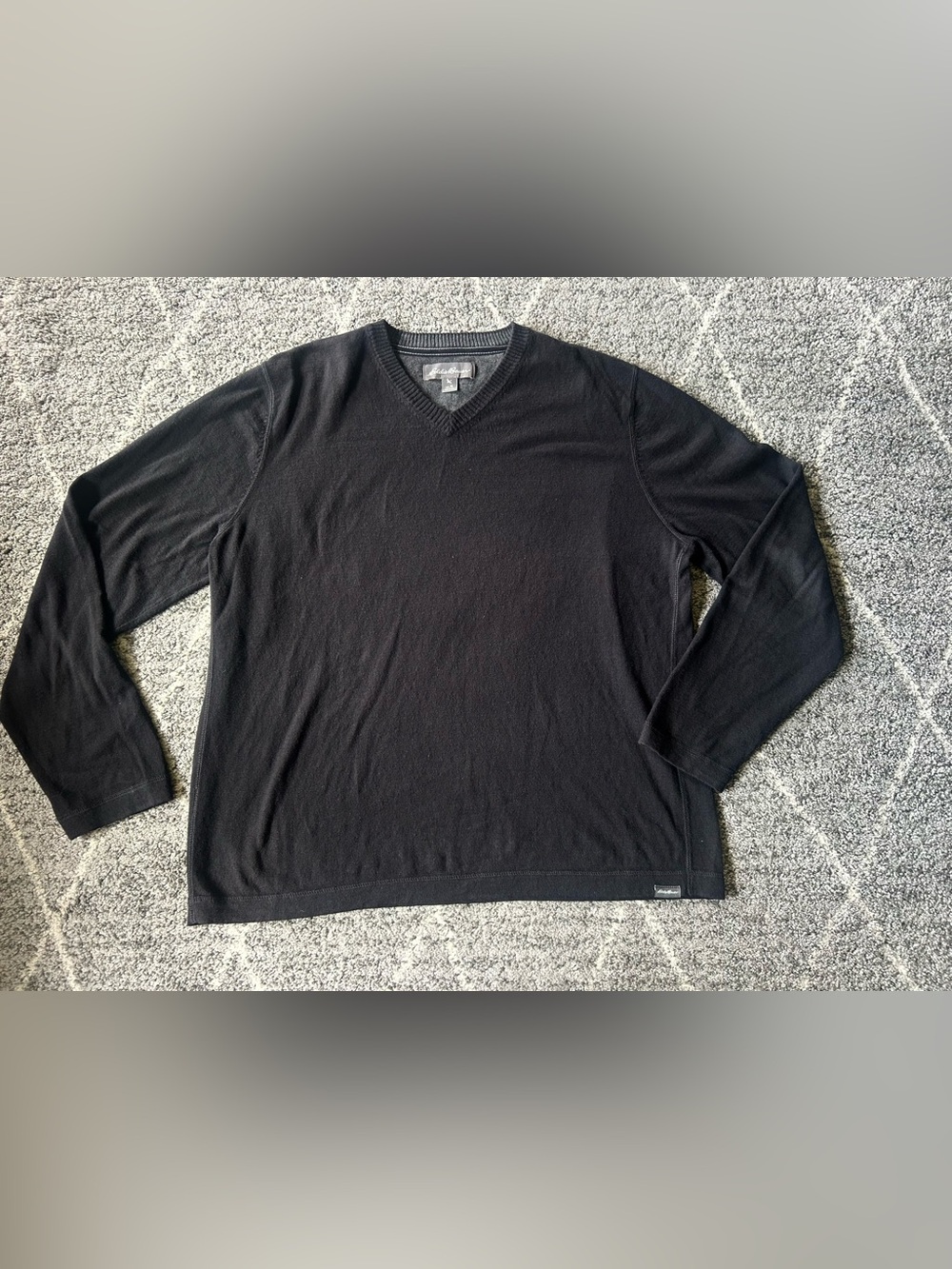 Eddie Bauer Men's Black V-Neck Sweater